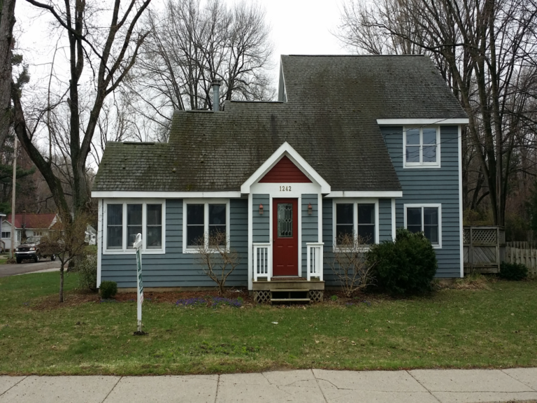 Roof Cleaning Grand Rapids MI