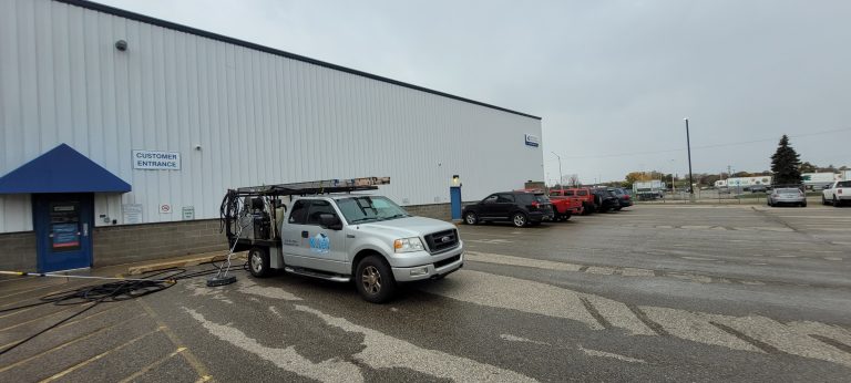 Commercial building cleaning in Grand Rapids MI 768x346 1