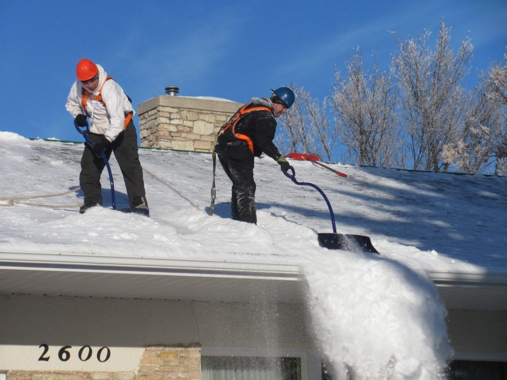 removal of snow from your roof 1